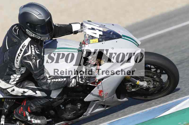 /02 28.-31.01.2025 Moto Center Thun Jerez/gruen-green/414